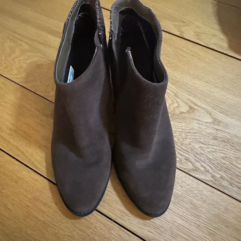 Vionic Anne ankle boots Java suede size 9